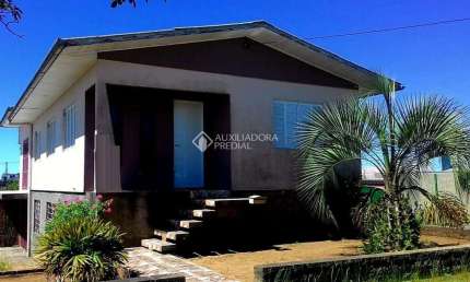 Casa com 4 quartos à venda na Augusto Crippa, 534, Primeiro de Maio, Farroupilha, 240 m2 por R$ 485.000