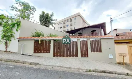 Casa com 4 quartos à venda no Jardim das Hortênsias, Poços de Caldas  por R$ 750.000