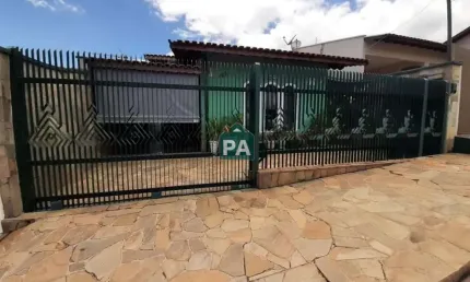Casa com 3 quartos à venda no jardim centenário, poços de caldas  por r$ 600.000