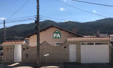 Casa com 2 quartos à venda no Bem Bastos, Poços de Caldas  por R$ 560.000