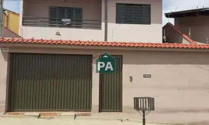 Casa com 3 quartos à venda no Jardim Amaryllis, Poços de Caldas  por R$ 700.000