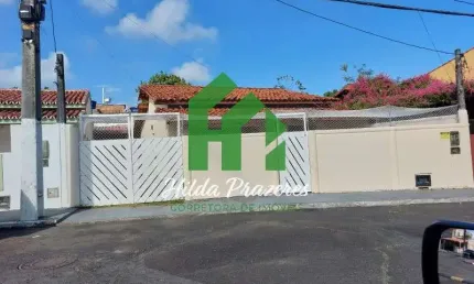 Casa em Condomínio em Catu de Abrantes, Camaçari-BA: 3 Quartos, Suíte, 3 Banheiros, 2 Vagas de Garagem - 188m².