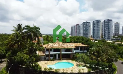 Imperdível, casa à venda no coração de Patamares, com vista mar, piscina e 1.520m² de terreno.