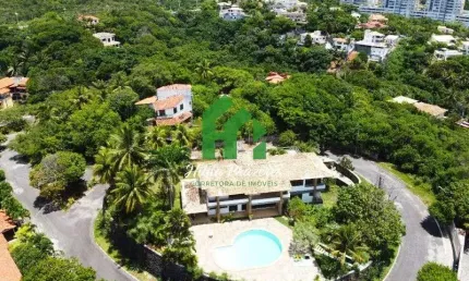 Imperdível, casa à venda no coração de Patamares, com vista mar, piscina e 1.520m² de terreno.
