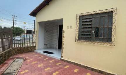Casa Comercial á Venda ! Bairro centro , Teresina -PI  Fone 86 98106 0359