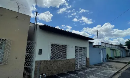Casa com 3 quartos à venda na Rua Pará, 777, Matinha, Teresina