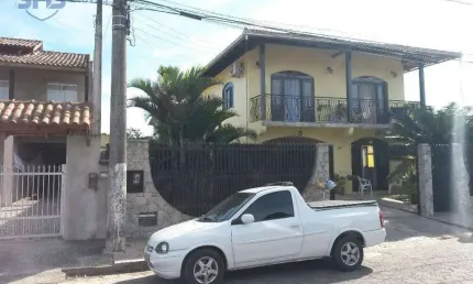 Casa residencial à venda com 210m2 de área construída, Bairro Figueira, Gaspar.