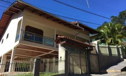 Casa com 3 dormitórios para alugar, 140 m² por R$ 2.800/mês - Garcia - Blumenau/SC