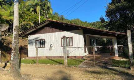 Sítio com 4 dormitórios à venda, 177094 m² por R$ 2.200.000,00 - Centro - Massaranduba/SC