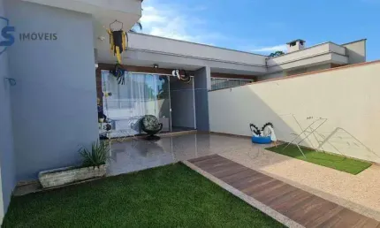 Casa com 3 dormitórios sendo 1 suíte à venda, 79 m² por R$ 650.000 - Centro - Balneário Piçarras/SC