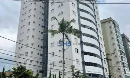 Apartamento a poucos passos do Centro com 03 dormitórios à venda no bairro Vicktor Konder.
