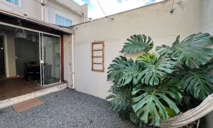 Casa com 2 dormitórios para alugar, 66 m² por r$ 2.600,00/mês - velha central - blumenau/sc