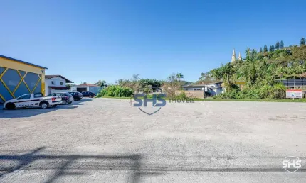 Terreno com 3863m2 em ótima localização no bairro coloninha em gaspar.