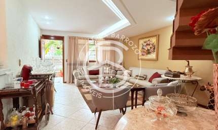 Casa Duplex à venda de 4 quartos na Mata da Praia - Vitória/ES