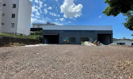 Casa para alugar na Rua Iguaçu, SAIC, Chapecó