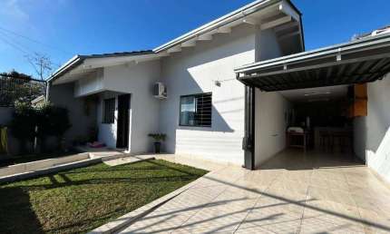 Casa com 2 quartos para alugar na Rua Elói Ferreira de Souza, Efapi, Chapecó