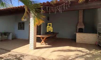 Casa para Venda em Uberlândia, Santa Rosa, 3 dormitórios, 1 suíte, 2 banheiros, 3 vagas