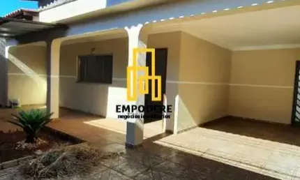 Casa para Venda em Uberlândia, Brasil, 3 dormitórios, 1 suíte, 2 banheiros, 3 vagas