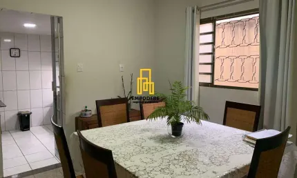 Casa para Venda em Uberlândia, Santa Mônica, 4 dormitórios, 2 suítes, 4 banheiros, 2 vagas