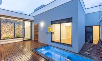 Casa para Venda em Uberlândia, Praça Alto Umuarama, 3 dormitórios, 3 suítes, 4 banheiros, 2 vagas