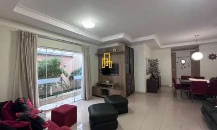 Casa para Venda em Uberlândia, Jardim Karaiba, 4 dormitórios, 2 suítes, 3 banheiros, 3 vagas