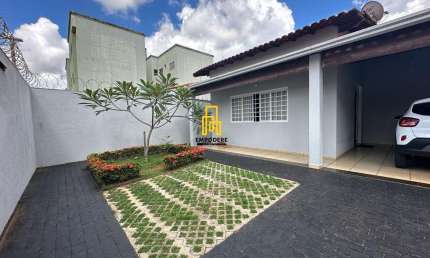 Casa para Venda em Uberlândia, Santa Mônica, 3 dormitórios, 1 suíte, 3 banheiros, 2 vagas