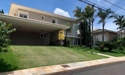 Sobrado para Venda em Uberlândia, Condomínio Jardins Barcelona, 4 dormitórios, 3 suítes, 4 banheiros, 3 vagas