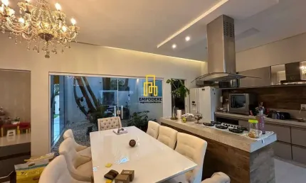 Casa para Venda em Uberlândia, Jardim Karaiba, 3 dormitórios, 3 suítes, 4 banheiros, 3 vagas