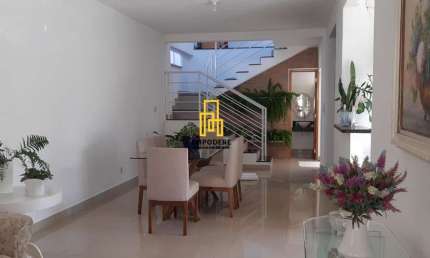 Casa para Venda em Uberlândia, Granada, 3 dormitórios, 3 suítes, 4 banheiros, 3 vagas