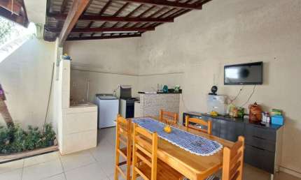 Casa para Venda em Uberlândia, Pacaembu, 3 dormitórios, 1 suíte, 3 banheiros, 3 vagas