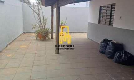 Casa para Venda em Uberlândia, Santa Mônica, 3 dormitórios, 1 banheiro, 4 vagas