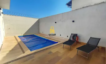 Casa Alto Padrão para Venda em Uberlândia, Alto Umuarama, 3 dormitórios, 1 suíte, 2 banheiros, 3 vagas