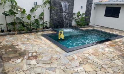 Casa para Venda em Uberlândia, Jardim Karaiba, 4 dormitórios, 2 suítes, 2 banheiros, 3 vagas