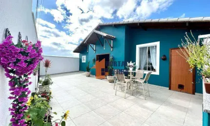 Casa com 4 quartos à venda, 450 m² por R$ 990.000 - Barra do Imbuí - Teresópolis/RJ