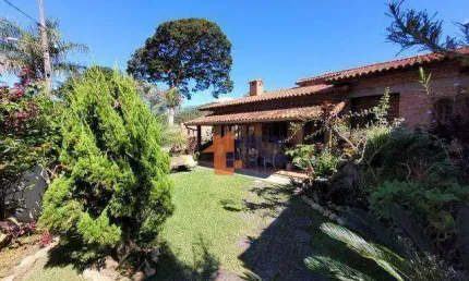 Casa com 4 quartos à venda, 325 m² por R$ 1.254.000 - Golfe - Teresópolis/RJ