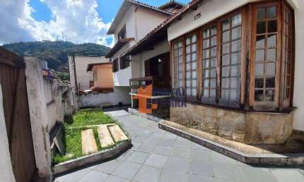 Casa com 7 dormitórios à venda, 262 m² por R$ 1.800.000 - Várzea - Teresópolis/RJ