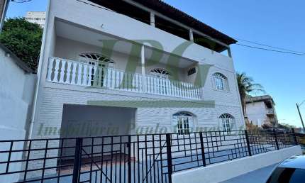 Casa Padrão - Casa Duplex de 6 Quartos com 1 Suíte e Vista Mar na Praia do Riacho - Guarapari - ES