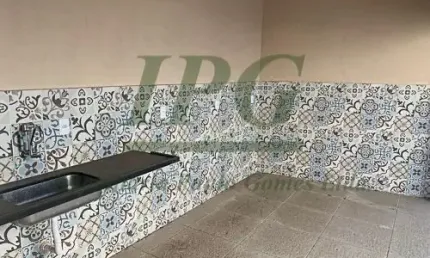 Casa Padrão - Casa Duplex com 3 Quartos e Quintal, Toda Reformada no Ipiranga  - Guarapari - ES