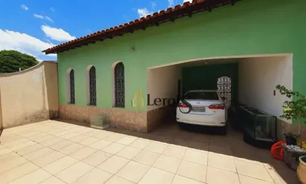 Casa com 3 dormitórios à venda, 250 m² por R$ 930.000,00 - Brasil - Itu/SP
