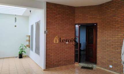 Casa com 3 dormitórios à venda, 205 m² por R$ 670.000,00 - Vila Nova - Salto/SP