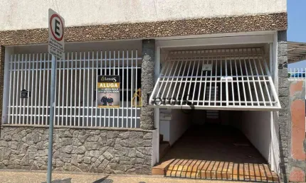 Casa para alugar, 232 m² por R$ 4.500,00/mês - Centro - Itu/SP