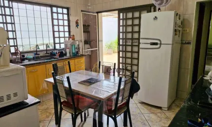 Casa com 2 dormitórios à venda, 76 m² por R$ 630.000,00 - Vila Nova - Salto/SP