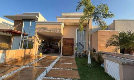Casa com 3 dormitórios à venda, 125 m² por R$ 920.000,00 - Condomínio Village Moutonnée - Salto/SP
