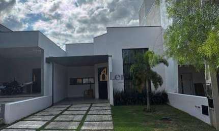Casa com 3 dormitórios para alugar, 110 m² por R$ 5.500,00/mês - Condomínio Village Moutonnée - Salto/SP