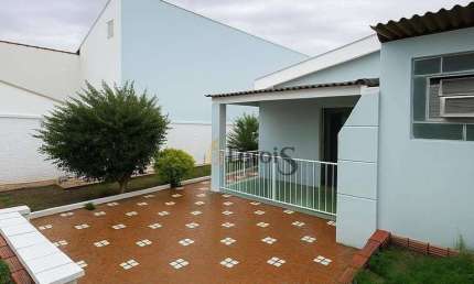Casa com 2 dormitórios à venda, 138 m² por R$ 550.000,00 - Jardim Três Marias - Salto/SP