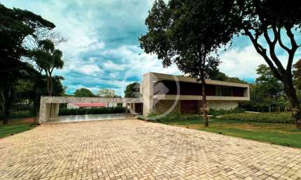 Casa Alto Padrão -Condominio Amendoeiras codigo: 92457