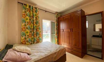 Apartamento à venda em Praia Grande-SP, bairro Caiçara: 2 quartos, 1 suíte, sala, banheiro, 1 vaga e 76m²! Venha conferir!