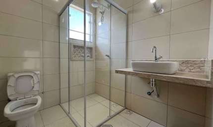 Casa à venda em Praia Grande-SP, Solemar: 4 quartos, 2 suítes, 1 sala, 4 banheiros, 4 vagas, 594m². Venha conferir!