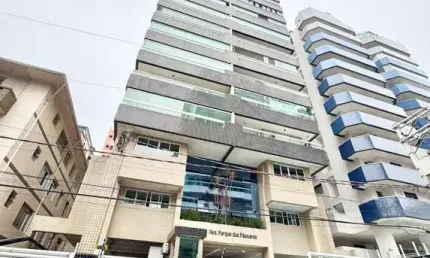 Imóvel de 2 dormitórios no Canto do Forte em Praia Grande