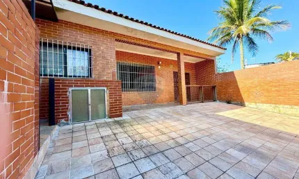 Casa para alugar em peruíbe: conforto e praticidade